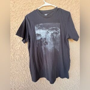 Old Navy Men’s Size Medium Black Graphic T-Shirt Misty Forest Print Cotton Blend